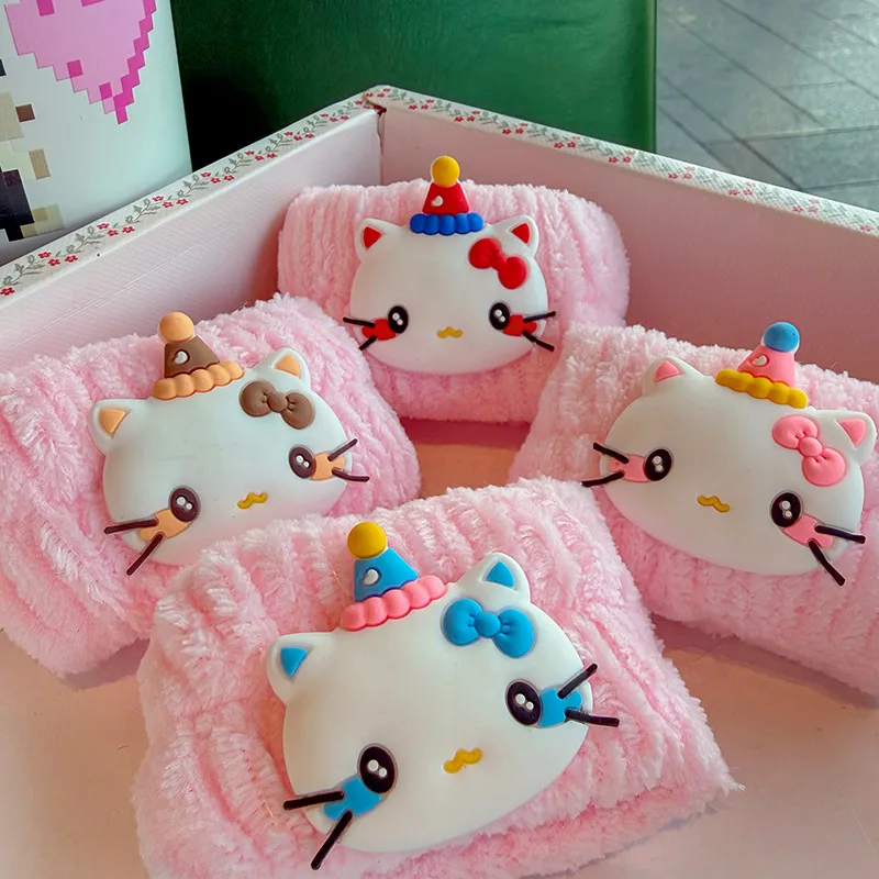 Cute Plush Cat Wristband for Face Washing – Absorbent Sweatband Wrist Towel for Hands & Face, Sweet Kawaii Animal Moisture-Wicking Wrist Wrap for Bathroom Use